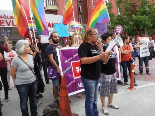 Haber | Trans aktivist Tuna ahin Mersin Akdeniz Belediyesinde alyor