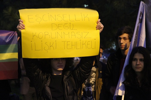 Haber | Liseli Gen Umuttan Kzlay nnde homofobi protestosu