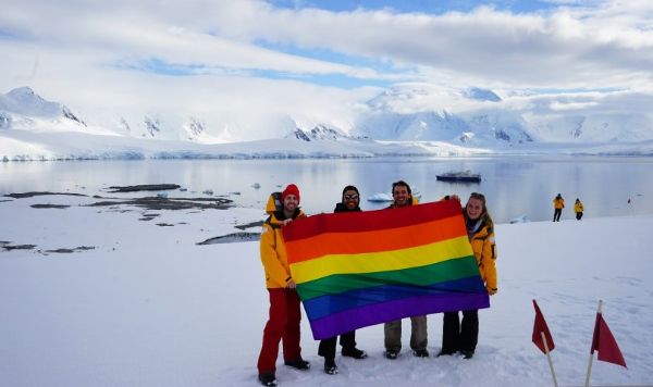 Haber | LGBT Bayra Gney Kutbunda Dalgaland!