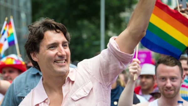 Haber | Justin Trudeau Snrlar Zorlad: Kanadadan Bozuk Paralar in LGBT Tasarm!